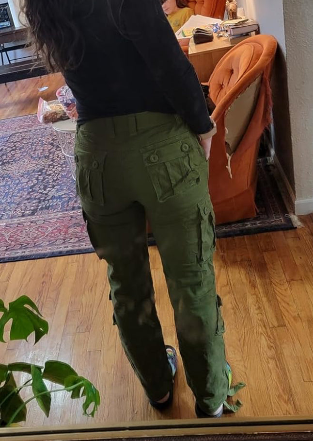 Women’s comfortable, cute fitting cargo pants by 2fifty2